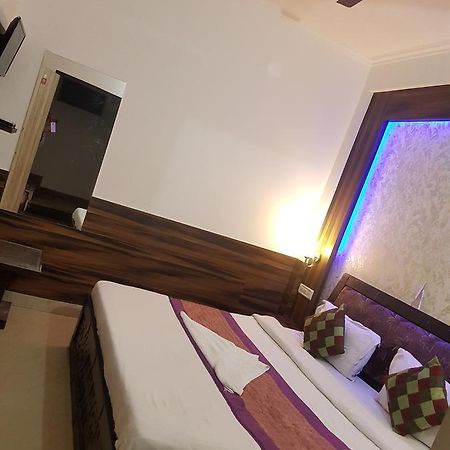 Hotel Perfect Palace New Delhi Exterior photo