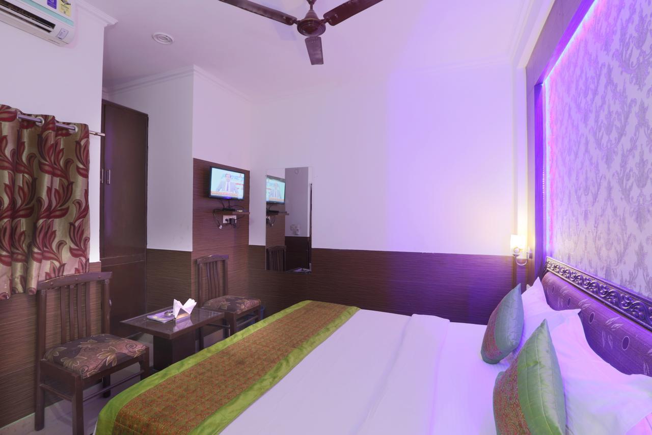 Hotel Perfect Palace New Delhi Exterior photo