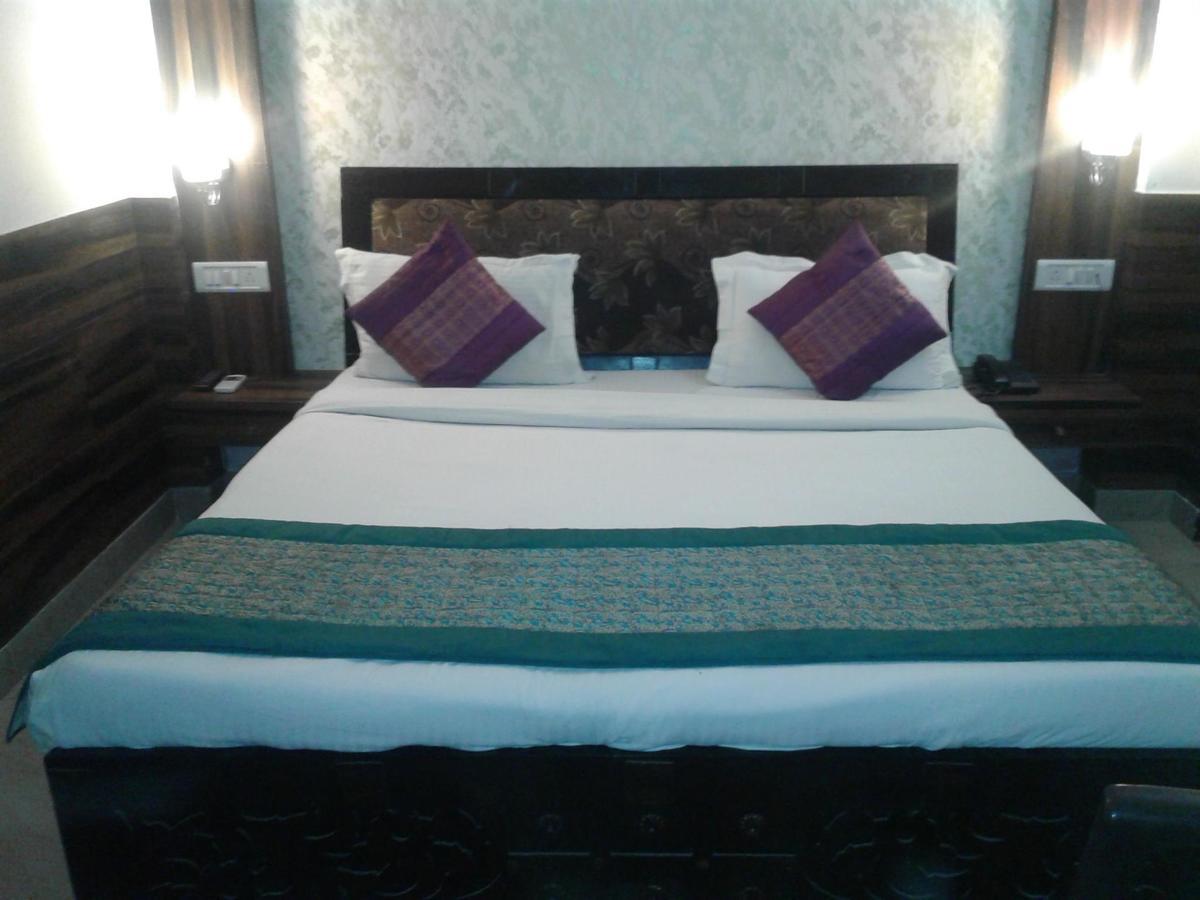 Hotel Perfect Palace New Delhi Exterior photo