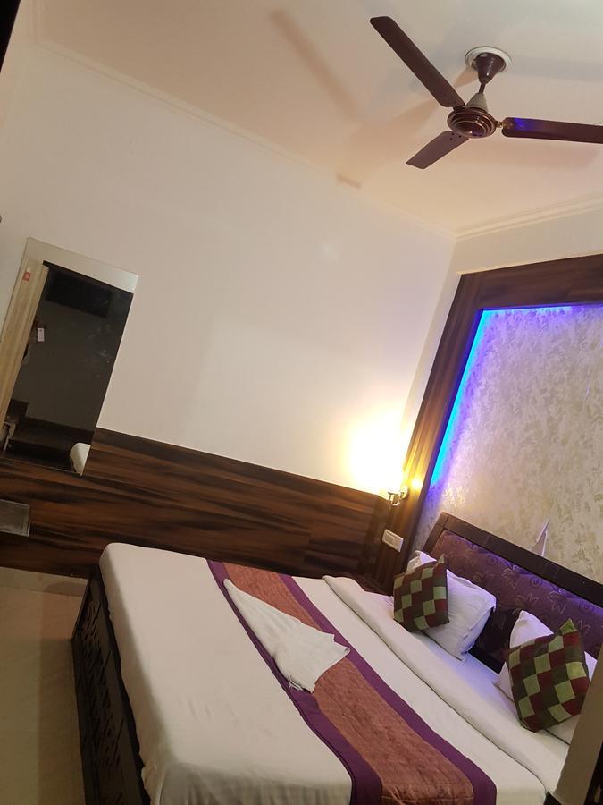Hotel Perfect Palace New Delhi Exterior photo