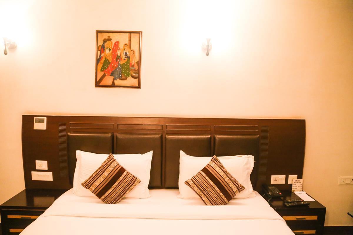 Hotel Perfect Palace New Delhi Exterior photo